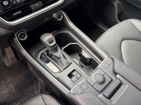 Used 2025 Toyota Grand Highlander FWD image 36