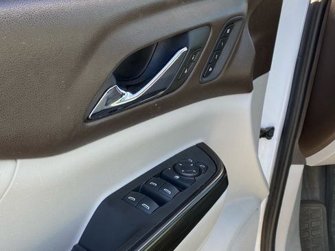 Used 2018 GMC Acadia SLT w/ LPO, Floor Liner Package image 12