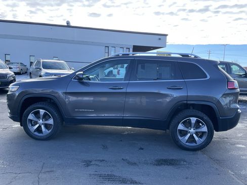 Used 2019 Jeep Cherokee Limited image 5