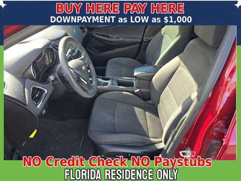 Used 2019 Chevrolet Cruze LT w/ Convenience Package FWD image 4