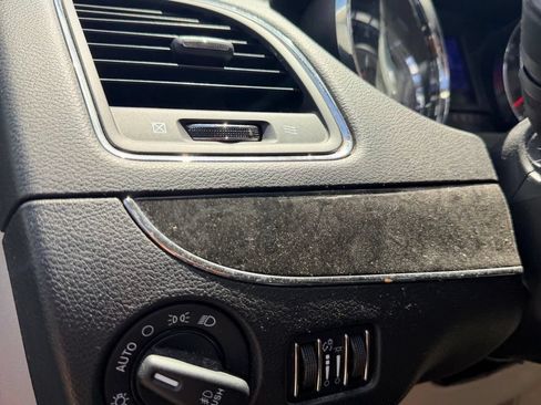 Used 2013 Chrysler Town & Country Touring FWD image 15