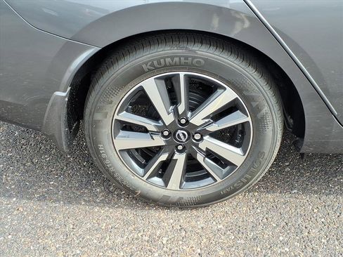 New 2025 Nissan Versa SV w/ Trunk Package image 9