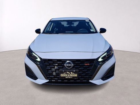 Used 2023 Nissan Altima 2.5 SR image 2