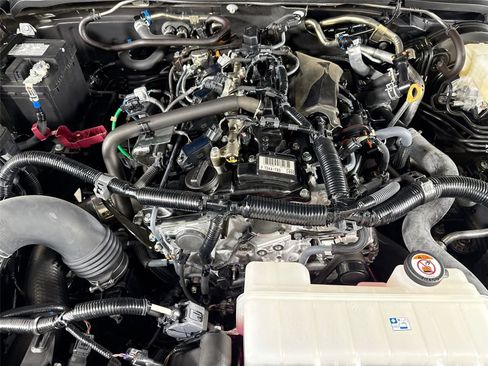 Certified 2025 Toyota Tacoma SR5 image 38