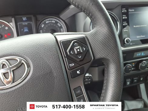 Used 2022 Toyota Tacoma TRD Off-Road AWD/4WD image 19