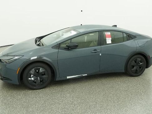 New 2026 Toyota Prius SE image 7