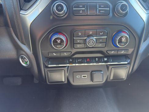 Certified 2021 Chevrolet Silverado 1500 LT AWD/4WD image 21