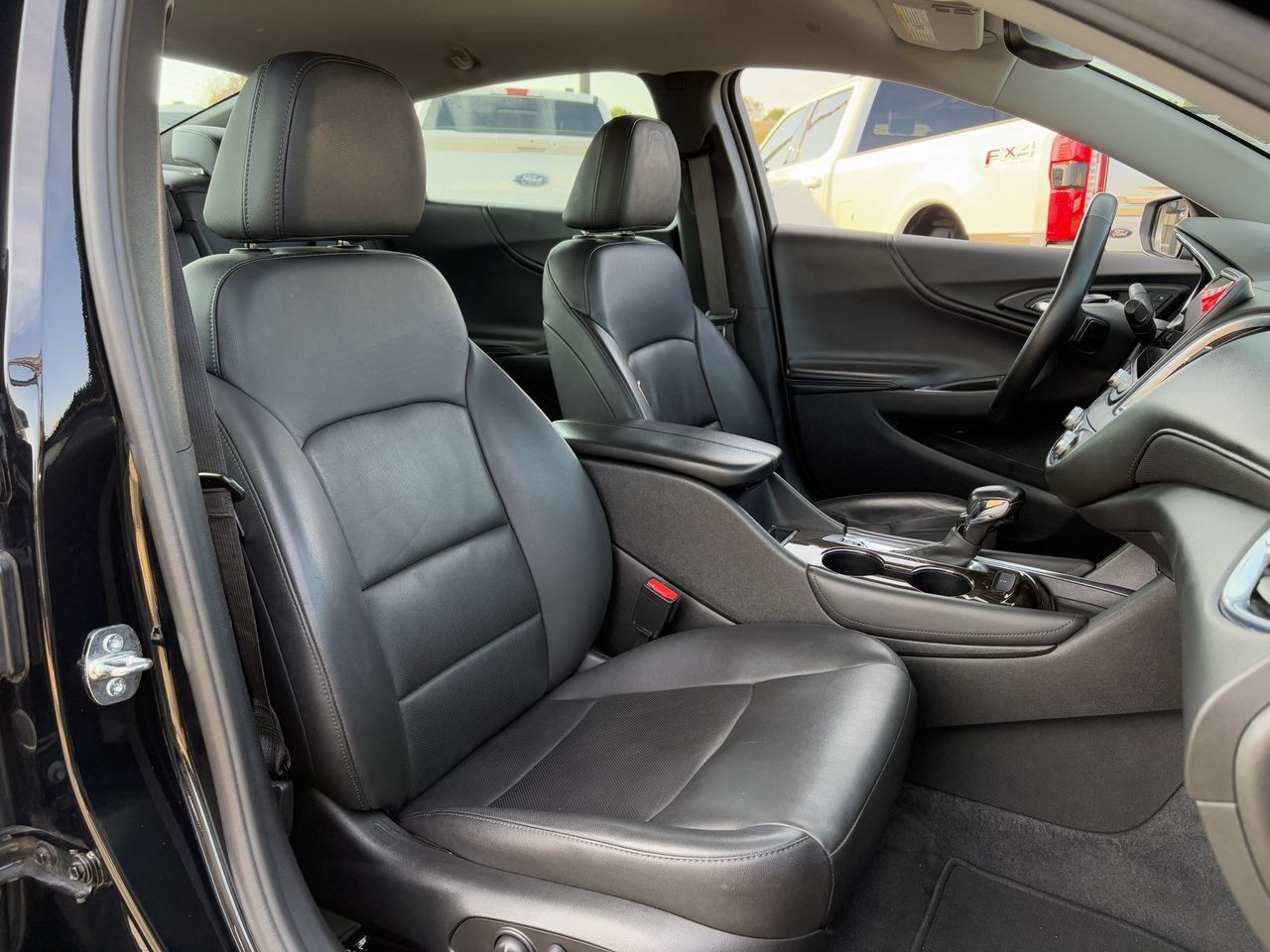 Used 2023 Chevrolet Malibu LT FWD image 31