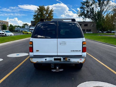 Used 2004 Chevrolet Suburban Z71 w/ Preferred Equipment Group AWD/4WD image 4