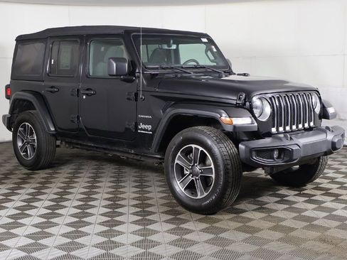 Used 2023 Jeep Wrangler Unlimited Sahara AWD/4WD image 2