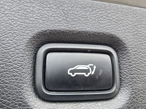 Used 2021 Hyundai Santa Fe Limited FWD image 15