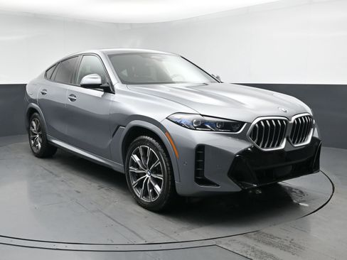 Used 2025 BMW X6 xDrive40i AWD/4WD image 2