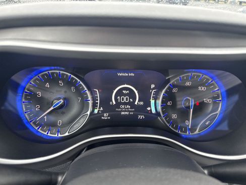 Used 2025 Chrysler Pacifica Select FWD image 20