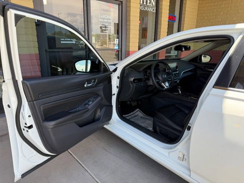 Used 2021 Nissan Altima 2.5 SR w/ SR Premium Package FWD image 15