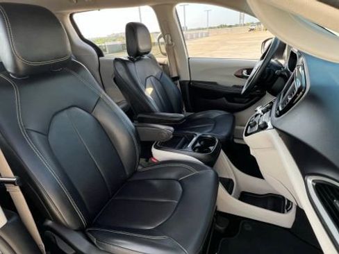 Used 2020 Chrysler Voyager Lxi image 66