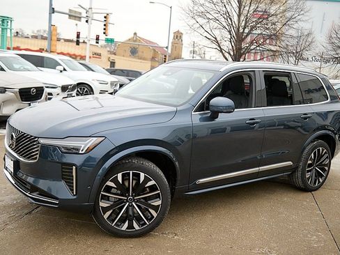 New 2026 Volvo XC90 B6 Ultra w/ Protection Package image 3