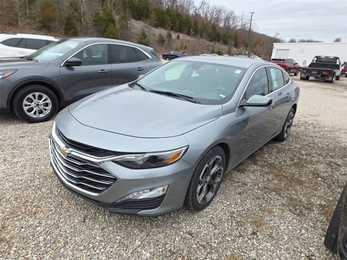 Used 2024 Chevrolet Malibu LT image 3