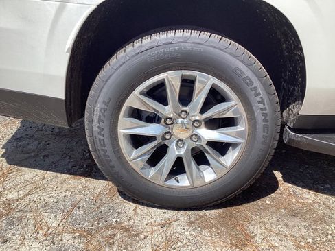 New 2025 Chevrolet Suburban Premier w/ Sun And Tow Package image 13