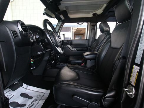 Used 2018 Jeep Wrangler Unlimited Sport image 10