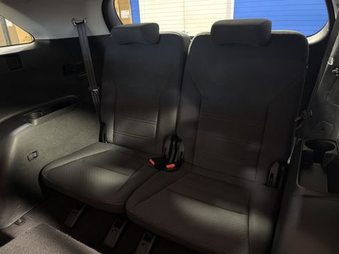 Used 2019 Kia Sorento LX w/ LX Convenience Package image 28