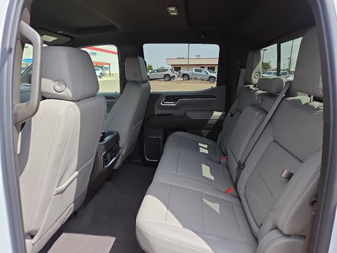 New 2026 GMC Sierra 1500 SLT AWD/4WD image 9