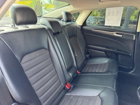 Used 2017 Ford Fusion SE w/ Equipment Group 201A FWD image 20