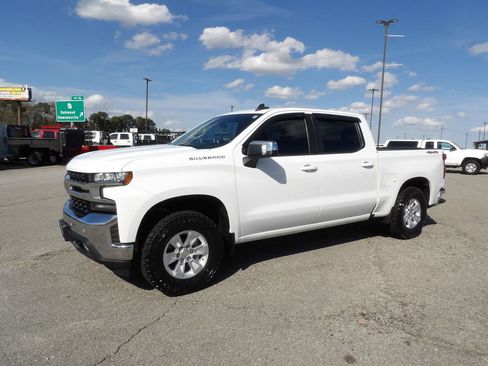 Used 2020 Chevrolet Silverado 1500 LT w/ Convenience Package image 3