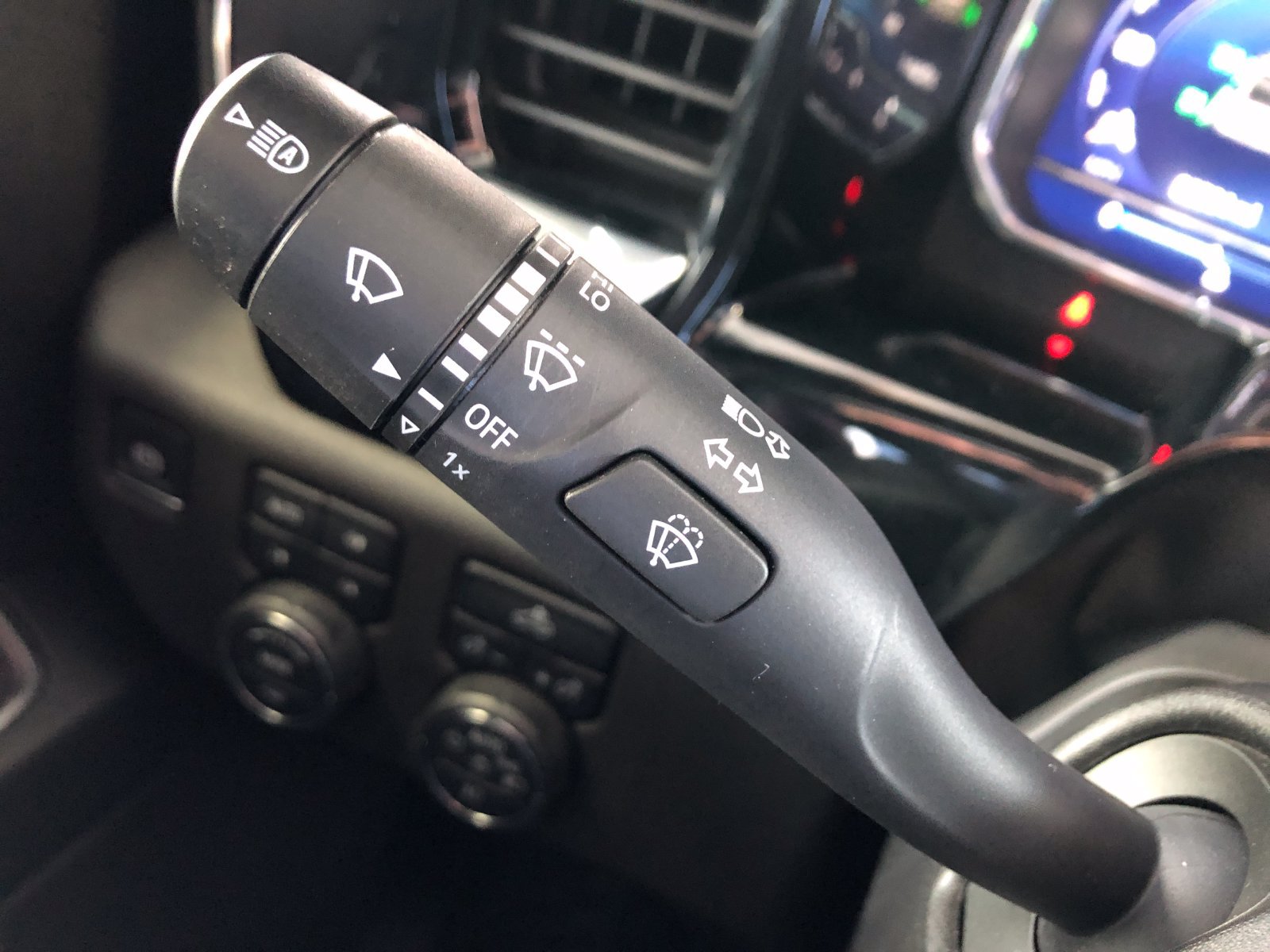 Used 2024 Chevrolet Silverado 1500 RST w/ Z71 Off-Road Package AWD/4WD image 29