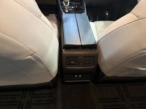 Certified 2025 Nissan Rogue SV image 24