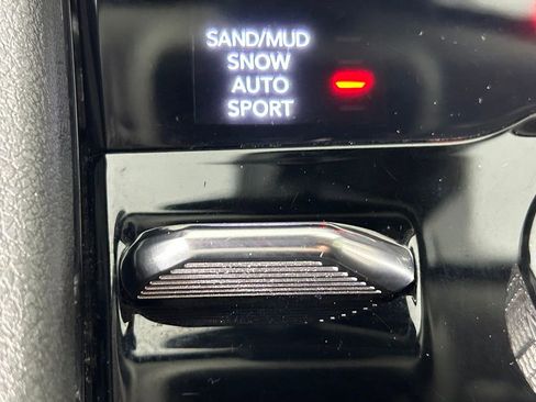 Used 2023 Jeep Grand Cherokee Limited AWD/4WD image 25