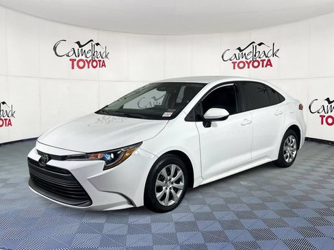 Used 2024 Toyota Corolla LE FWD image 2