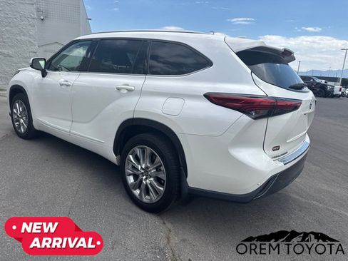Used 2021 Toyota Highlander Limited w/ Protection Package #3 (TMS) AWD/4WD image 18