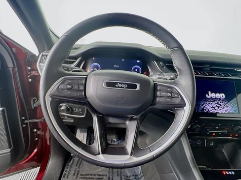 Used 2022 Jeep Grand Cherokee Altitude AWD/4WD image 10