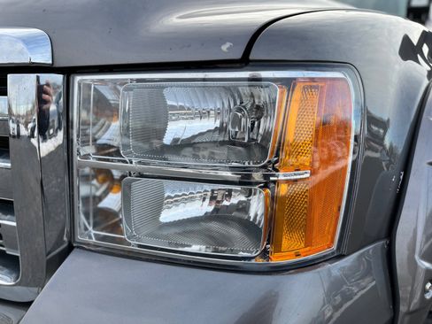 Used 2012 GMC Sierra 2500 SLT w/ SLT Convenience Package image 13