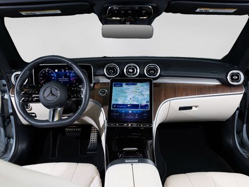 Used 2026 Mercedes-Benz CLE 450 4MATIC Cabriolet image 4