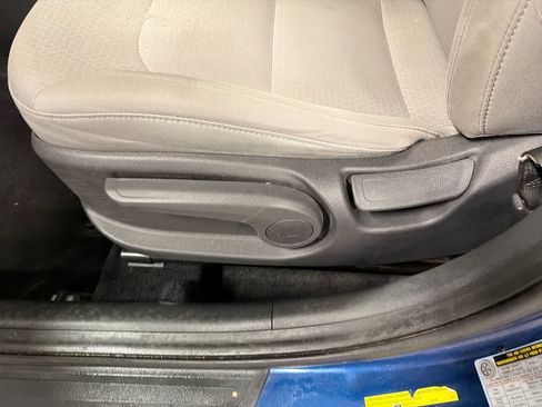 Used 2017 Hyundai Elantra SE image 22