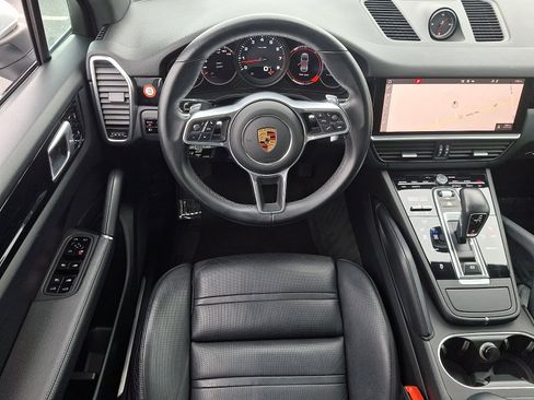 Used 2021 Porsche Cayenne AWD/4WD image 2