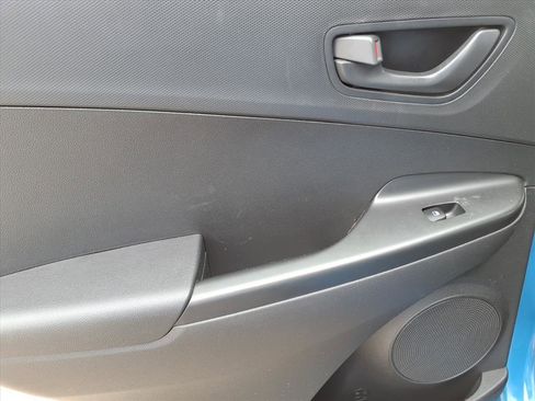 Used 2022 Hyundai Kona SE image 10