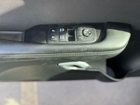 Used 2016 Dodge Challenger SXT image 18