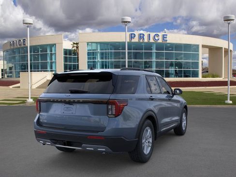 Used 2025 Ford Explorer Active w/ Active Comfort Package image 8