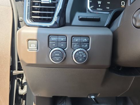 Used 2024 GMC Sierra 1500 Denali AWD/4WD image 22