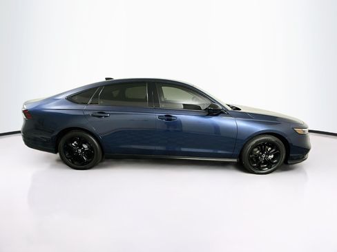 Used 2025 Honda Accord SE image 10