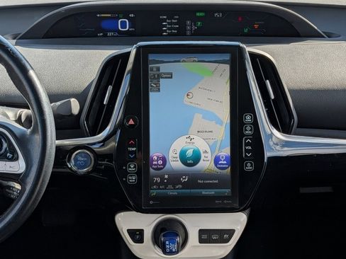 Used 2018 Toyota Prius Prime Premium image 18