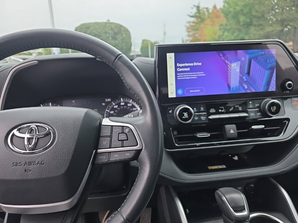 Used 2023 Toyota Highlander XLE AWD/4WD image 26