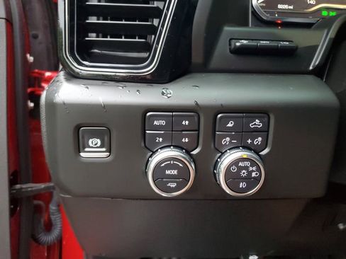 Used 2025 GMC Sierra 2500 AT4 w/ AT4 Premium Plus Package image 30