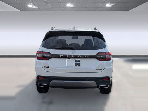 New 2026 Honda Pilot Touring image 10
