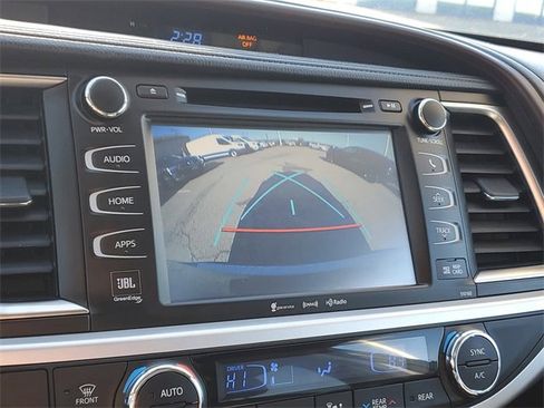 Used 2016 Toyota Highlander Limited image 20