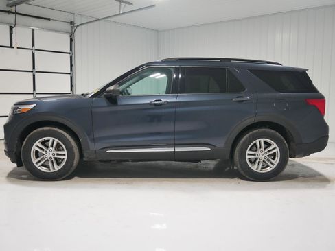 Certified 2022 Ford Explorer XLT w/ Class IV Trailer Tow Package image 8