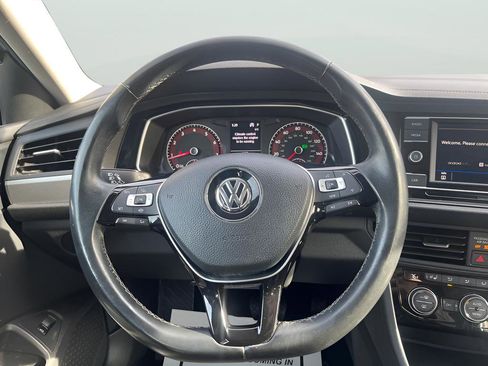 Used 2019 Volkswagen Jetta SE w/ Cold Weather Package image 22