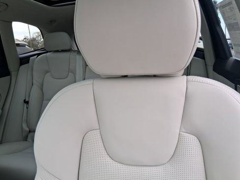 New 2026 Volvo XC60 B5 Ultra w/ Protection Package Premier AWD/4WD image 18